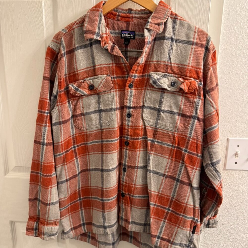 EUC Men Patagonia Fjord Flannel Large Orange